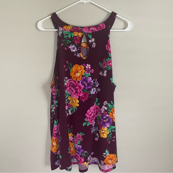 Torrid Dark Purple Floral Sleeveless Keyhole Back Flowy Blouse Size 2 - Picture 6 of 6